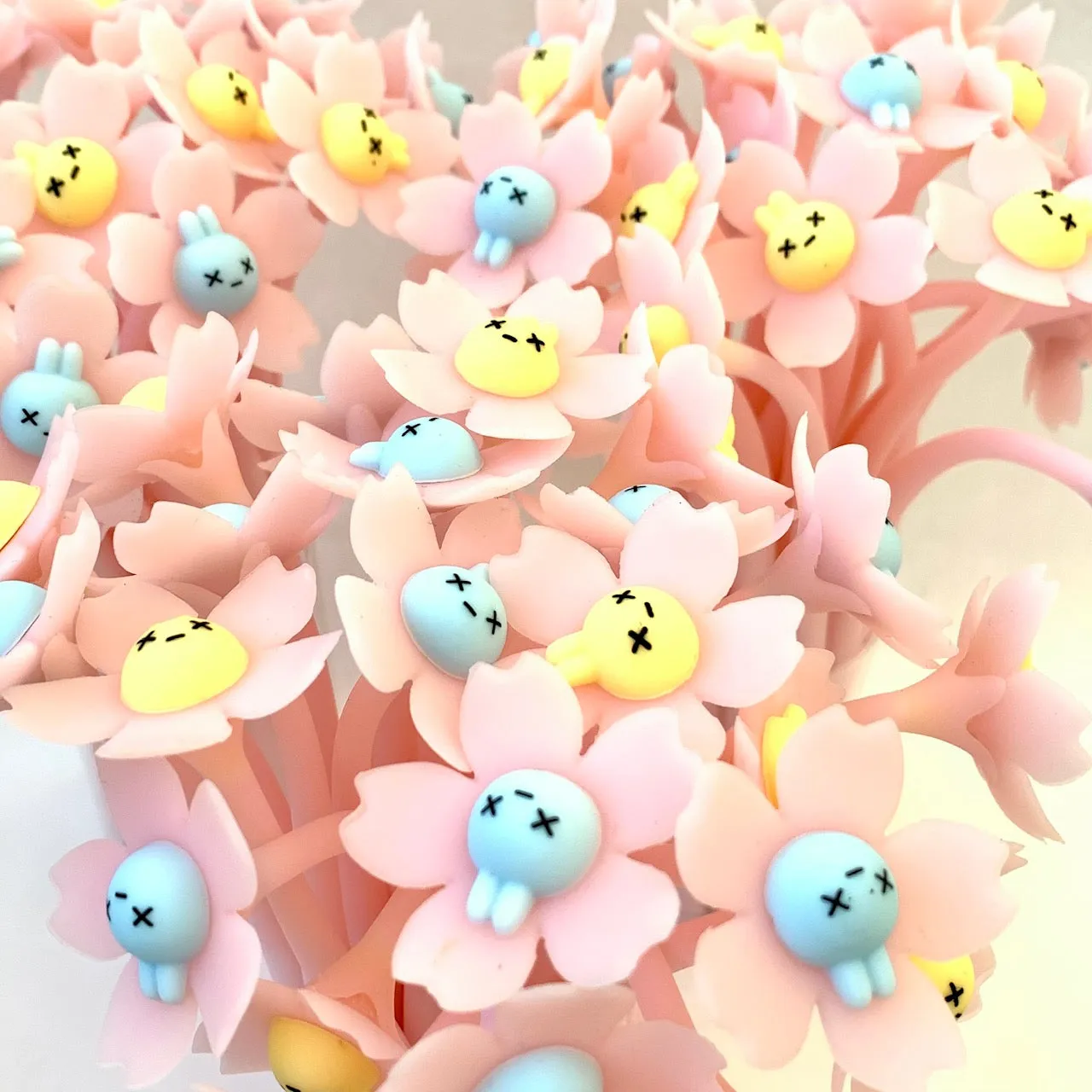 X 224192 SAKURA RABBIT FLOWER WIGGLE GEL PEN-DISCONTINUED